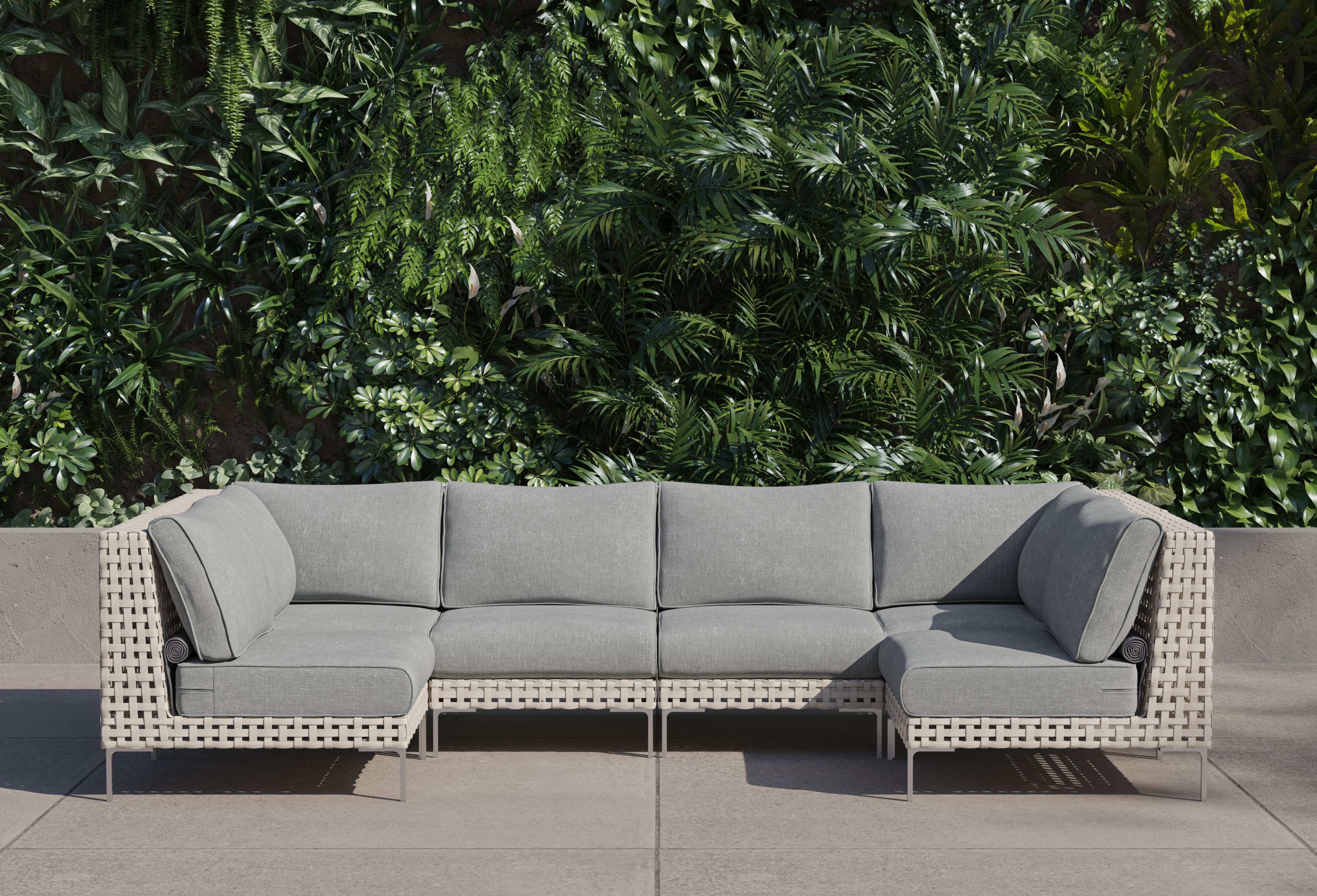 Wicker Outdoor U Sectional - 6 Seat By Outer