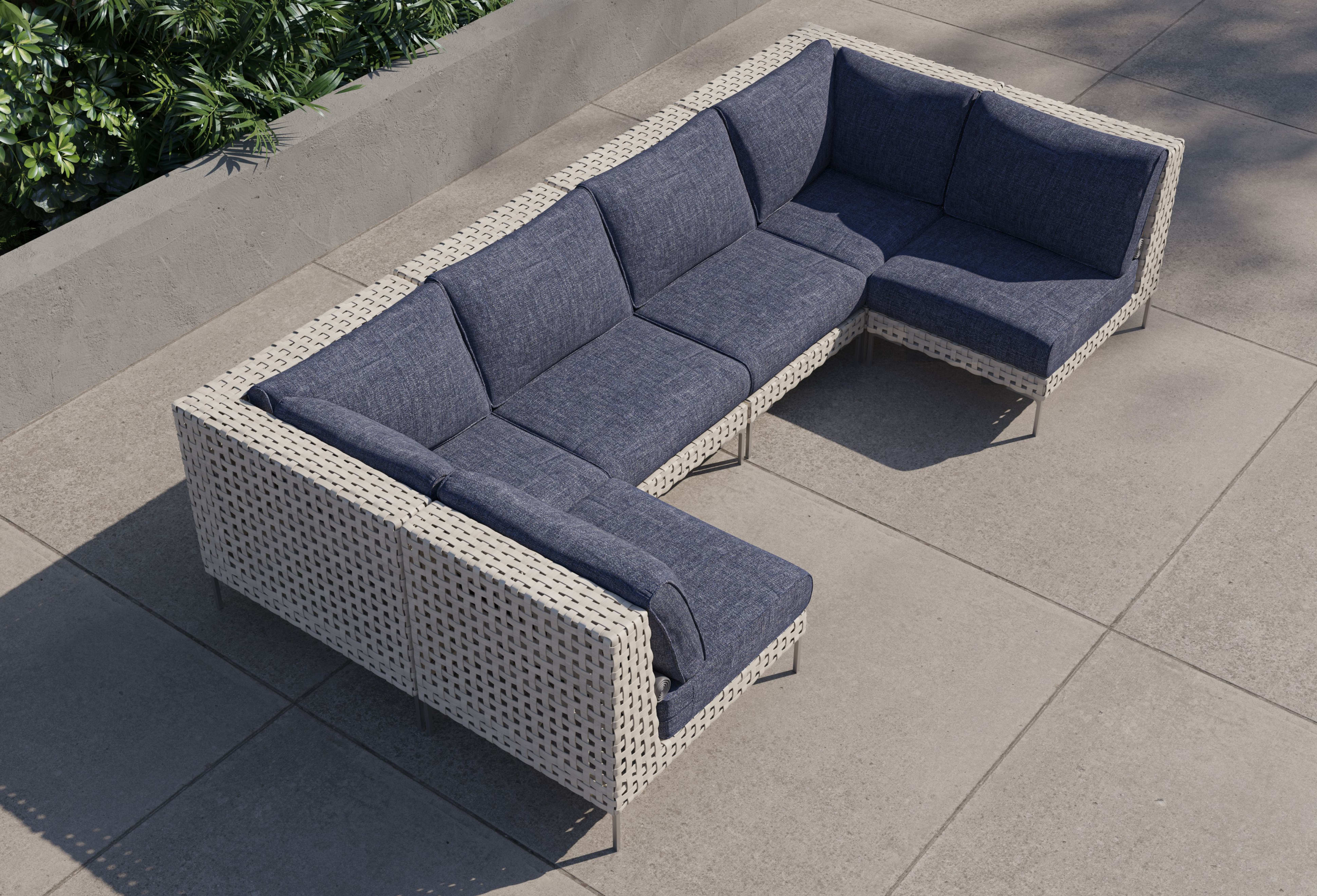 Wicker Outdoor U Sectional - 6 Seat By Outer