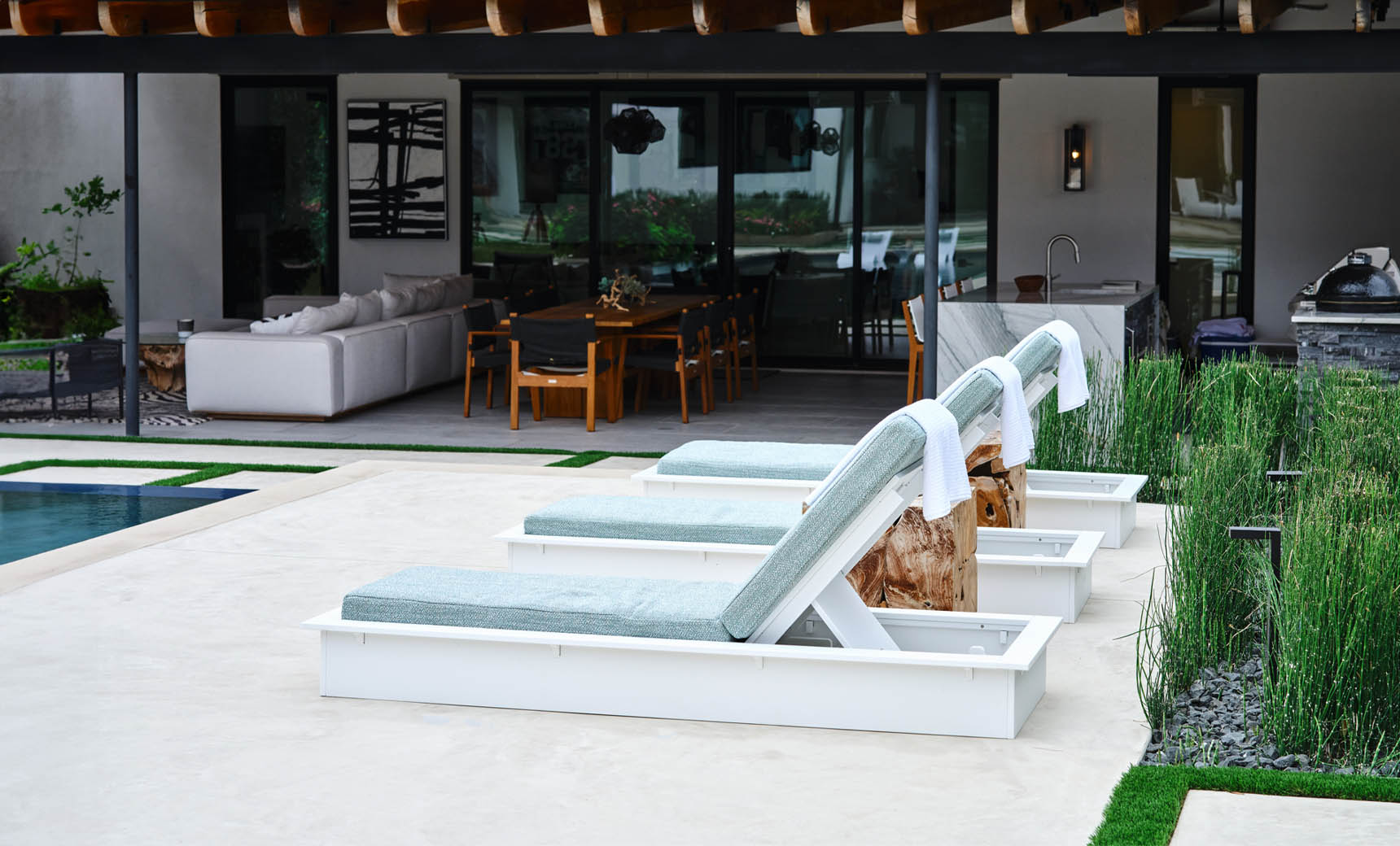 Ledge Lounger Echo Chaise