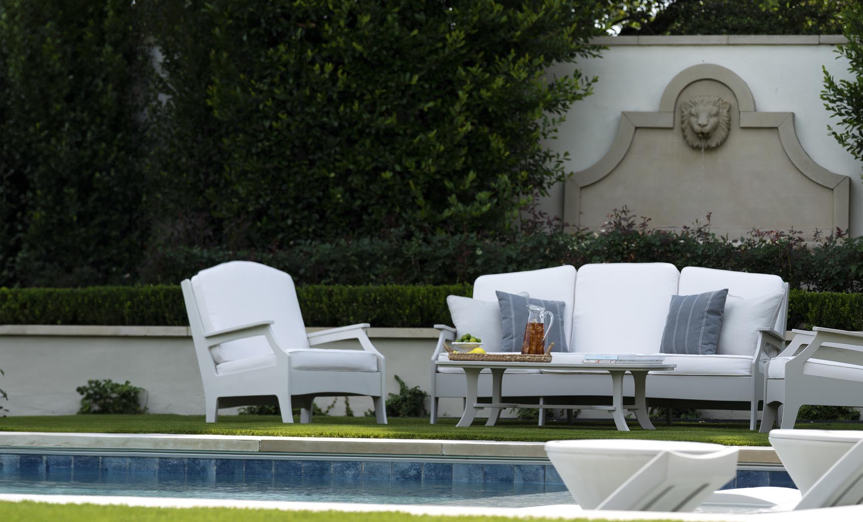 Ledge Lounger Legacy Sofa