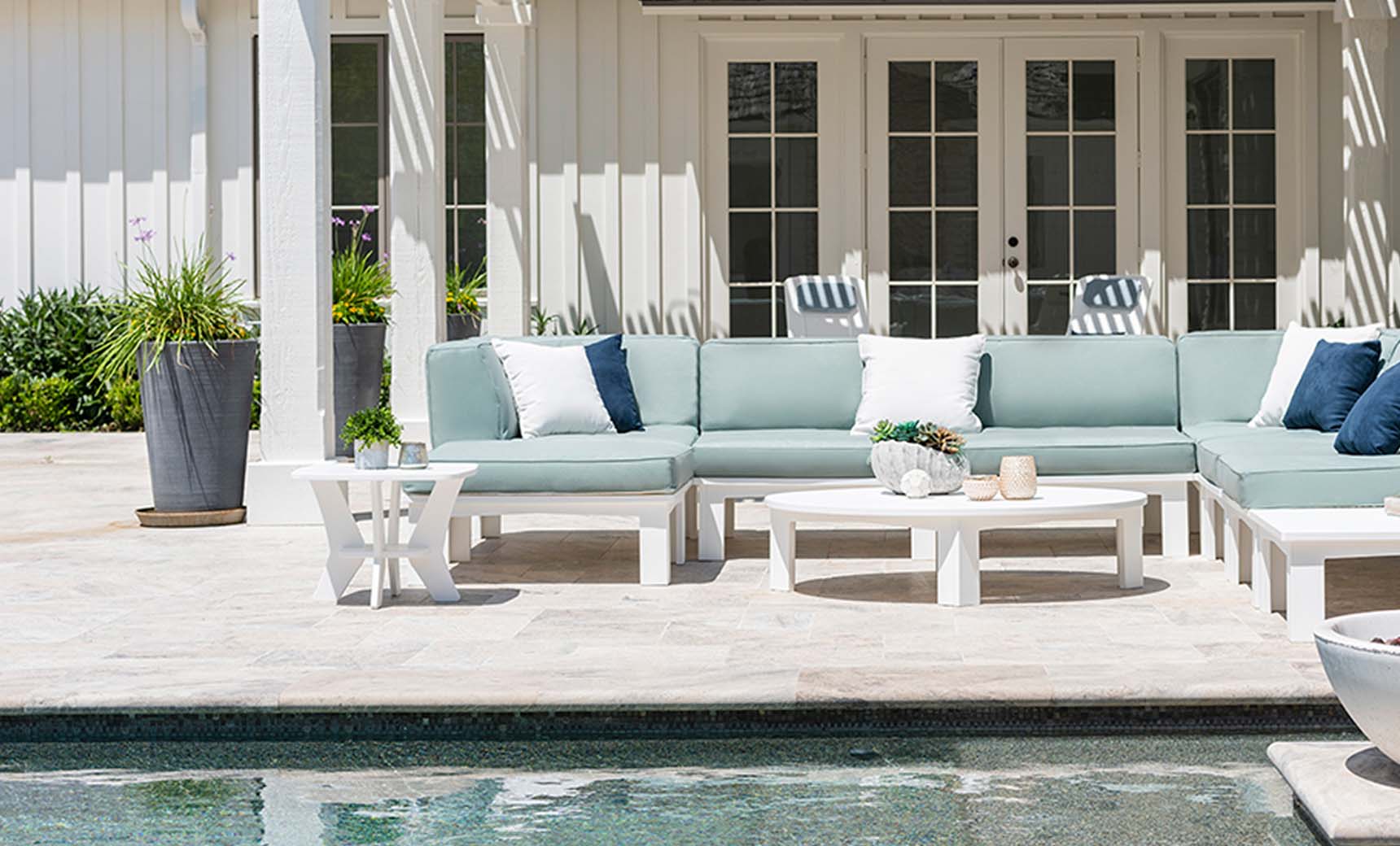 Ledge Lounger Mainstay Sectional Corner