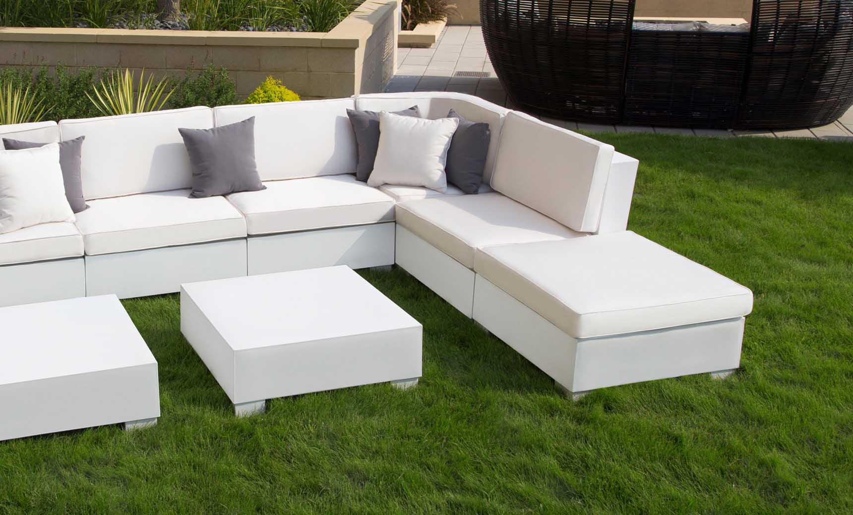 Ledge Lounger Signature Sectional Corner