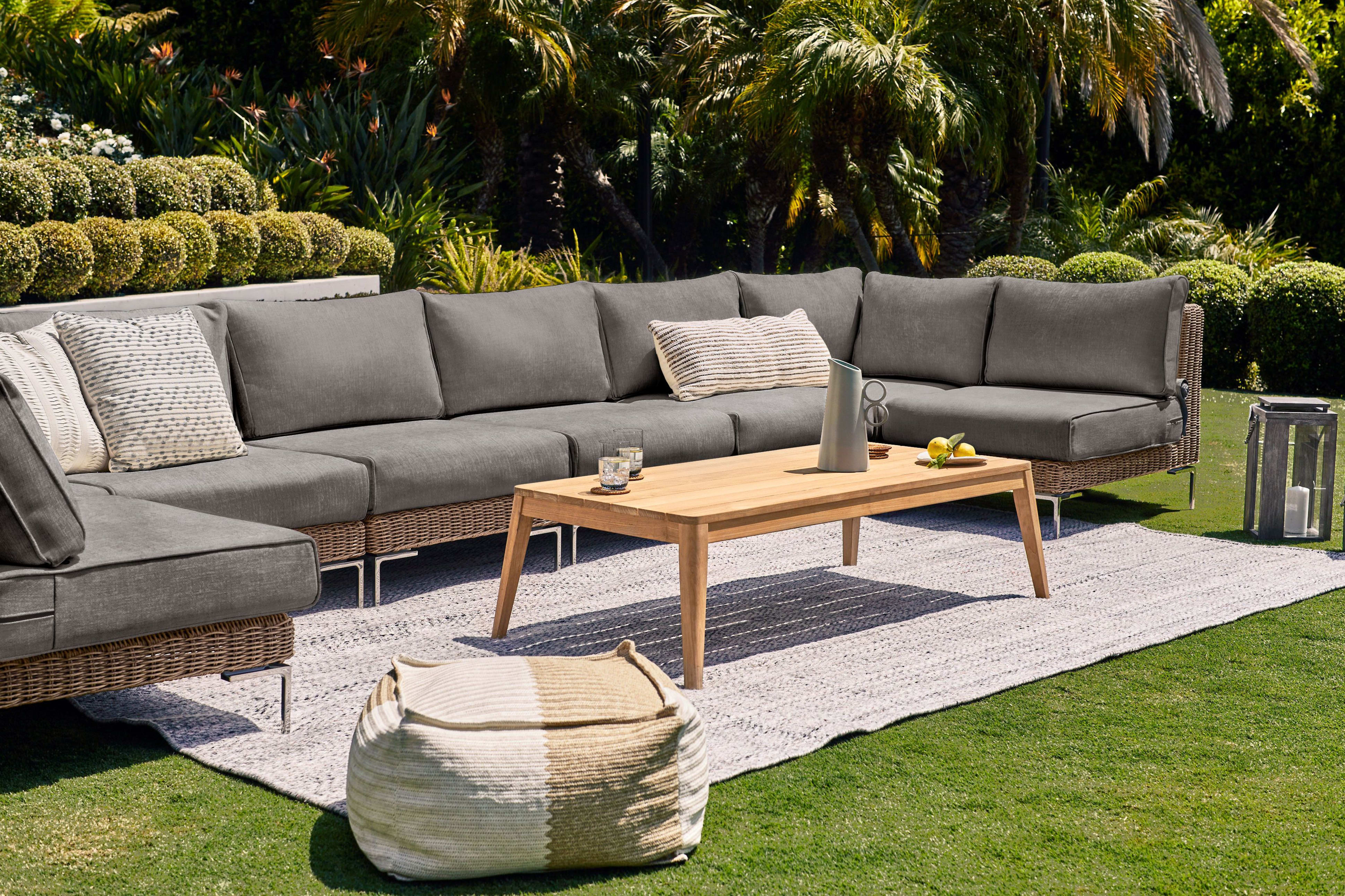 Wicker Outdoor U Sectional - 8 Seat By Outer