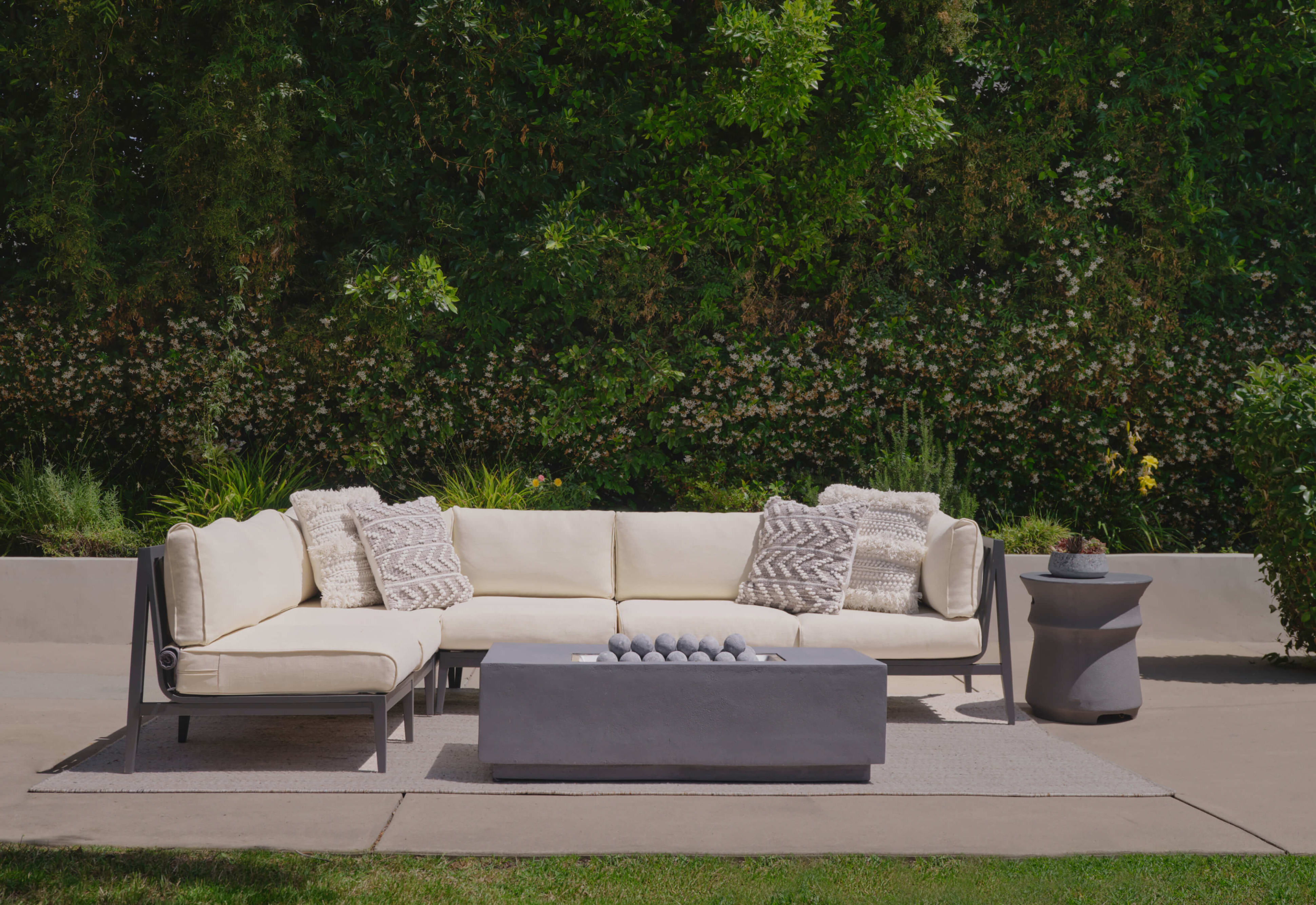 Aluminum Outdoor L Sectional - 4 Seat By Outer